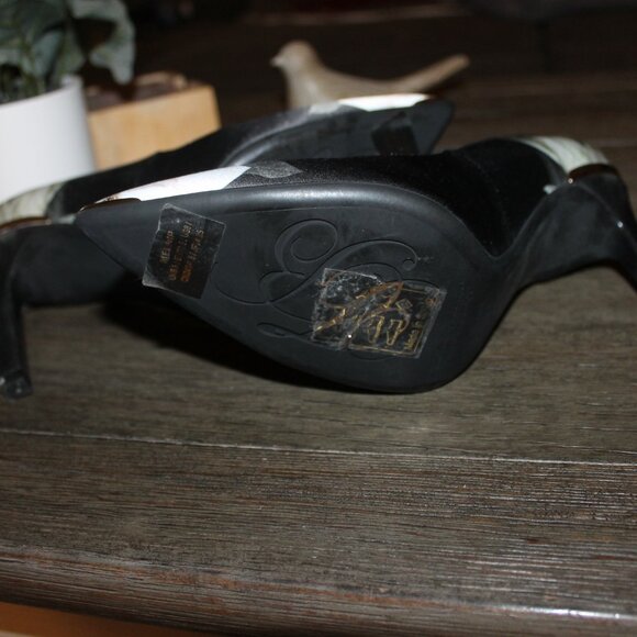 TED BAKER MELNIP BLACK & WHITE FLORAL MELNIP PUMP 7.5 us euro 38 euc - Picture 6 of 7